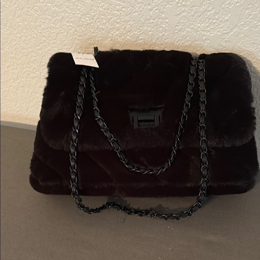 Elegant Black Faux Fur Chain Bag
